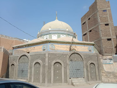 Hasht Pahlawganbaz (Octagonal Dome) in Sukkur, Pakistan – A 16th-century Mughal marvel blending sacred geometry and Islamic spirituality, photographed September 2023. Historic Hasht Pahlawganbaz octagonal dome in Sukkur, Pakistan, featuring Mughal-era Islamic geometric patterns and sandstone craftsmanship under clear skies.