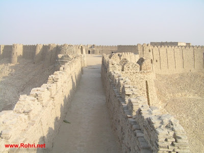 Regal quarters inside Kot Diji Fort.