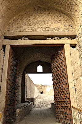 Shahi Darwaza, the fortified main entrance of Kot Diji Fort.