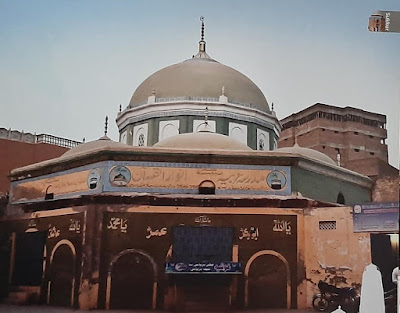 Detailed stonework of the Hasht Pahlawganbaz dome, illustrating Mughal mastery of octagonal symmetry and Quranic-inspired arabesques. Historic Hasht Pahlawganbaz octagonal dome in Sukkur, Pakistan, featuring Mughal-era Islamic geometric patterns and sandstone craftsmanship under clear skies.